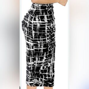 NWT VFshow Abstract Print ruched sides midi Skirt size XXL (runs small)